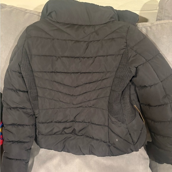 ZARA Women's Black Puffer Jacket - Picture 3 of 3